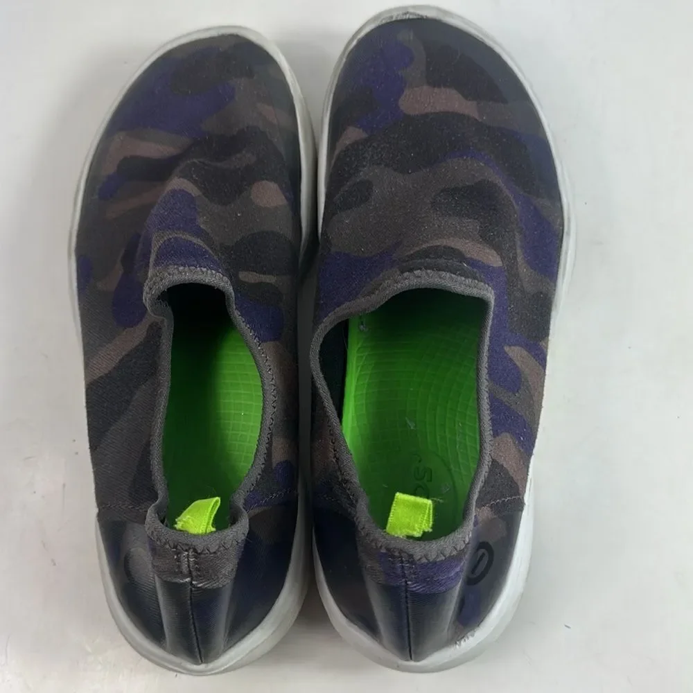 OOFOS OOmg eeZee Midnight Camo Slip On Sneakers